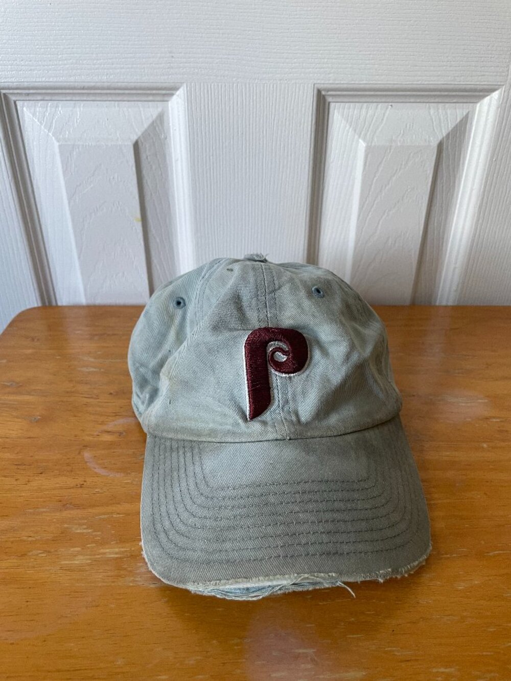 47’ Brand Philadelphia Phillies adjustable baseball cap. Carolina Blue.